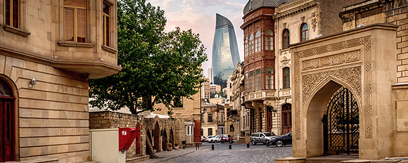 Besuchen Sie mit uns die schönsten Orte der Hauptstadt Aserbaidschans
