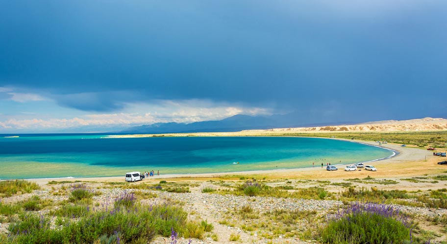 Schöner See in Kirgistan Issyk Kul See Kirgistan