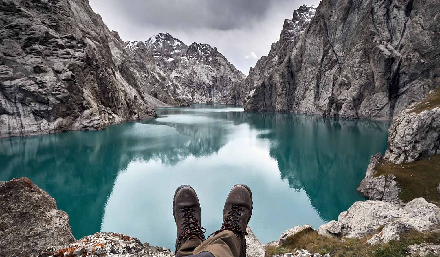 Wandern Bergsee Kirgistan Reisen